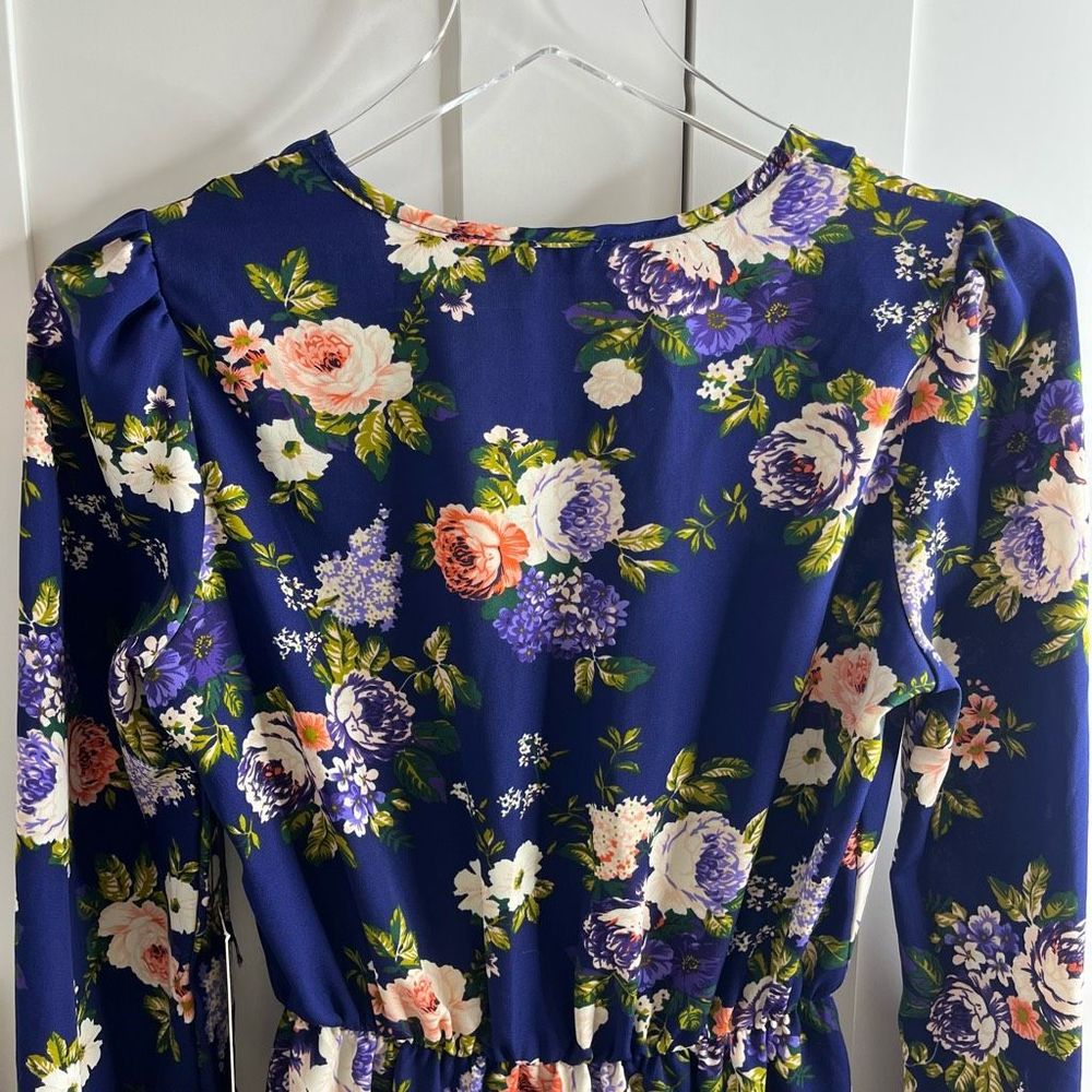Lulu’s That’s A Wrap Navy Blue Floral Print Long Sleeve Wrap Dress NWT small - Picture 10 of 11